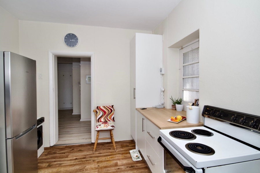 2 Bedroom Property for Sale in Vredehoek Western Cape